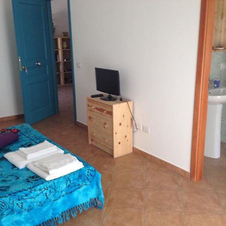 B&B La Gatta Bianca Oliveri Ruang foto